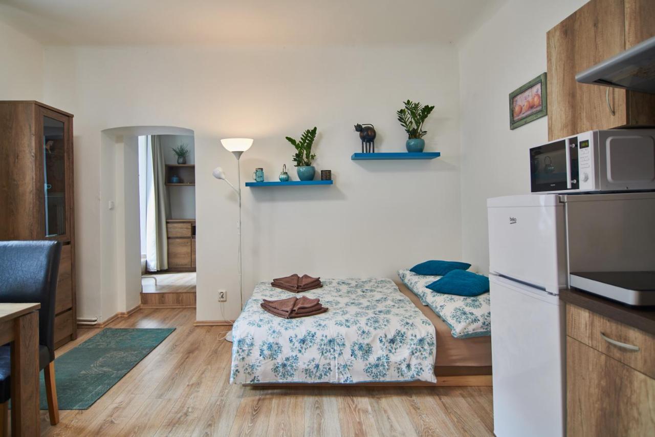 Nice Home To Stay At Prague Close To Castle With Terrace And Garden Exterior foto