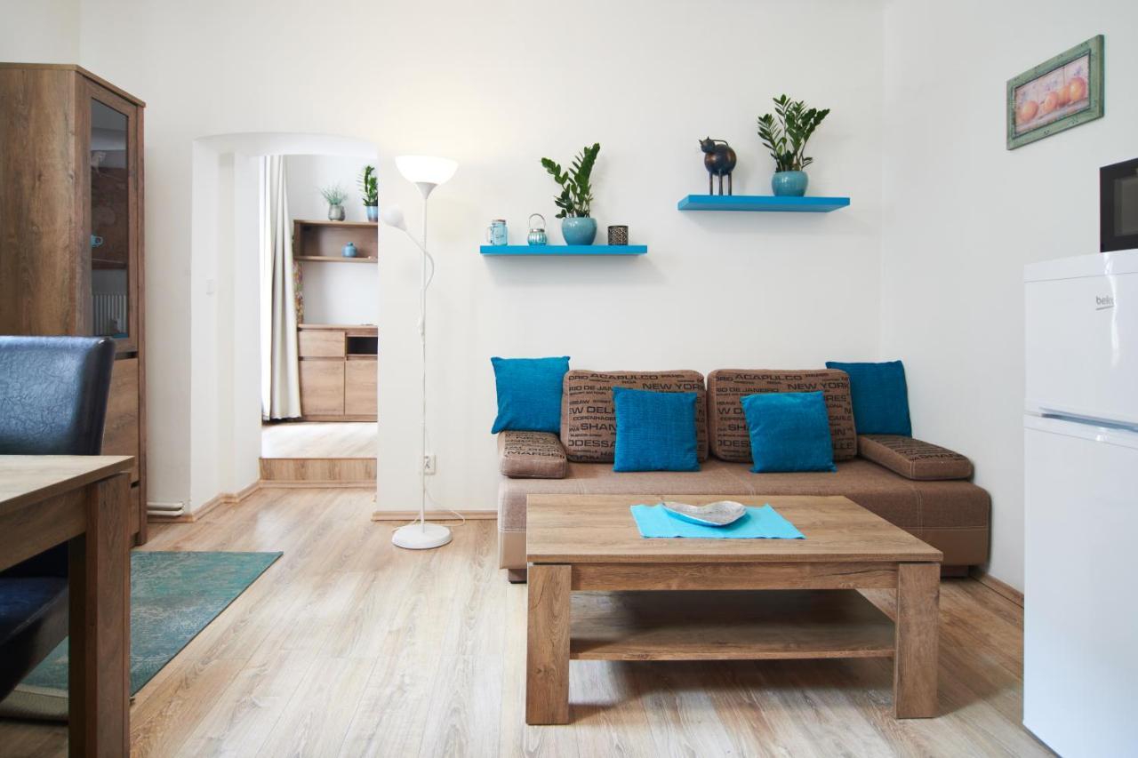 Nice Home To Stay At Prague Close To Castle With Terrace And Garden Exterior foto